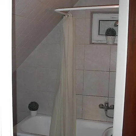 Feher Hollo Vendeghaz Eger